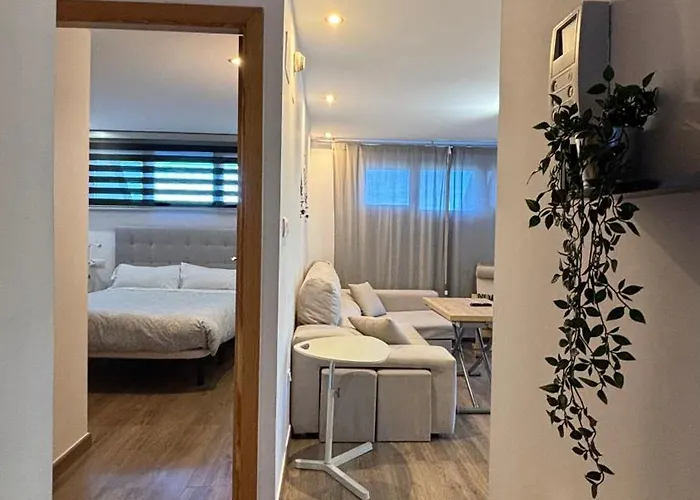 House 2 Wifi Y Parking